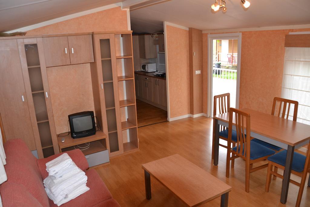Camping Fuentes Blancas Burgos Room photo