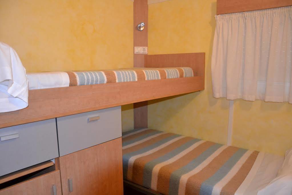 Camping Fuentes Blancas Burgos Exterior photo
